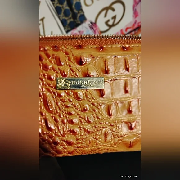 Crocodile Embossed Orange Wallet Features Burberry London Hardware. - Picture 4 of 4